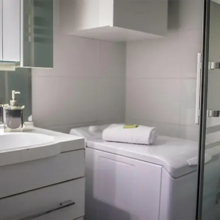 Immogroom- Cosy - Center- Ac - Terrace Apartment *